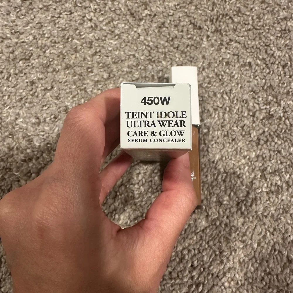 Lancôme Care and Glow Serum Concealer- 450W